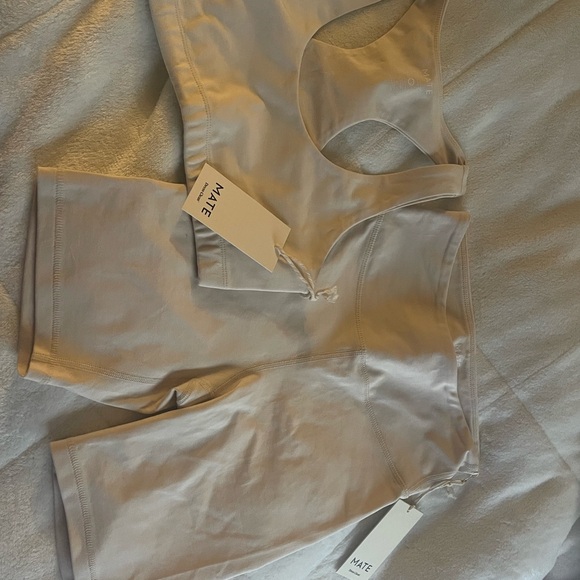 Mate the label set NWT - Picture 6 of 6